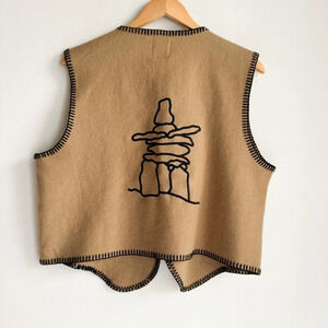 Ivali Nuunavut Beige Wool embroidered Vest Inukshuk L